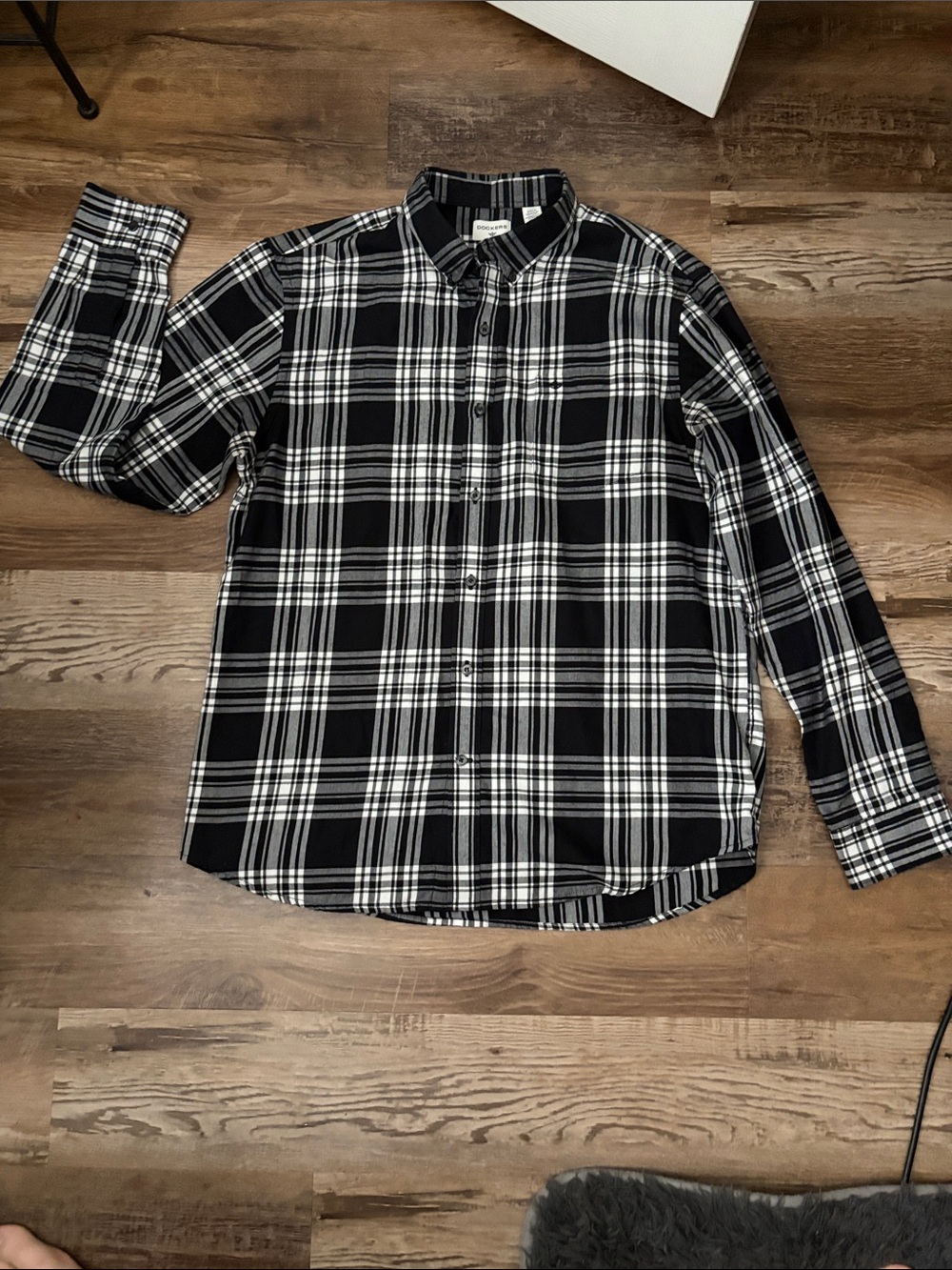 Dockers Black and White Plaid Casual Button-Down Shirt